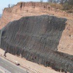 Análisis de caída de rocas en taludes