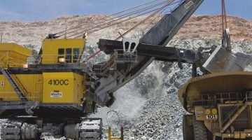 El transporte, la maquinaria y/o las instalaciones auxiliares en la minería es algo que se debe supervisar de manera rígida, debido, al cumplimiento que estas tienen, en la labor del minero.