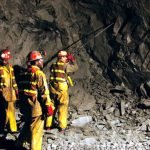 Procedimiento para el desatado de rocas en la minería subterránea