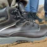 Cuidado de pies con calzado adecuado para el trabajo